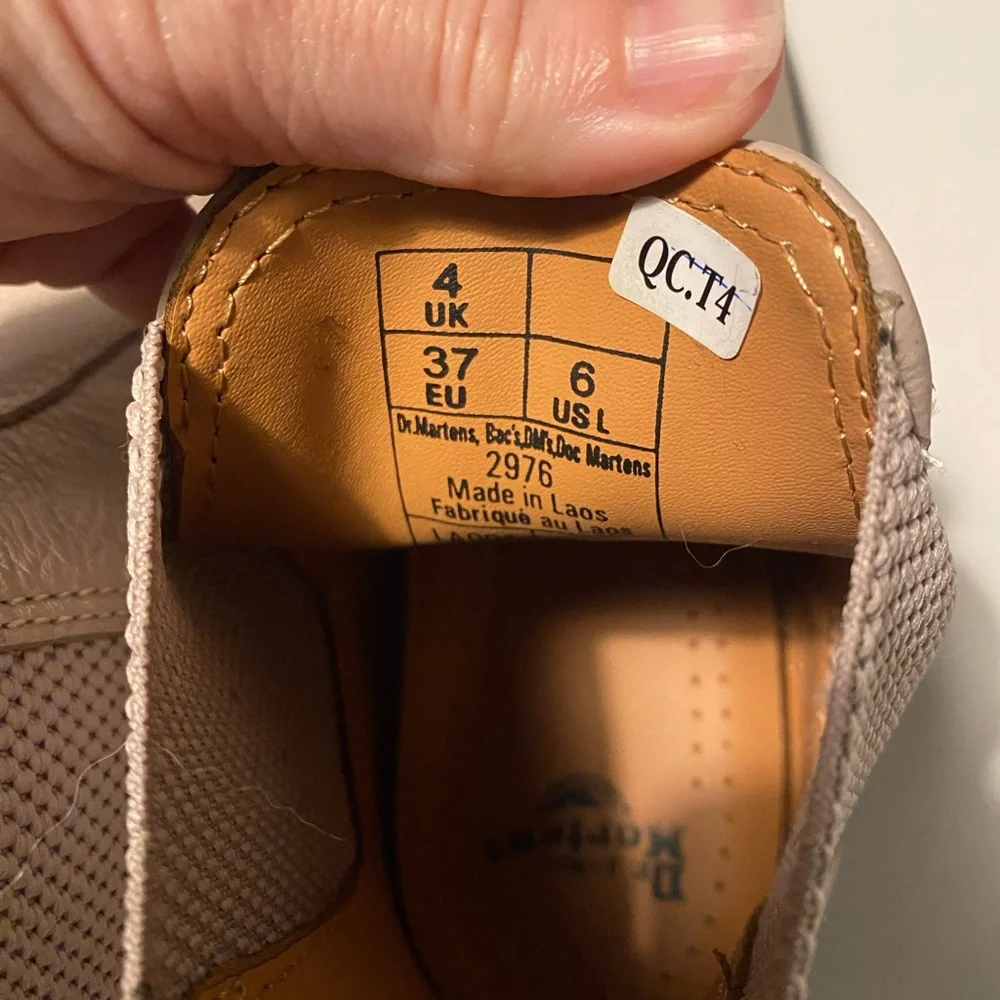 Dr. Martens Women’s 2976 Virginia Chelsea Boots in Vintage Taupe - Picture 3 of 5